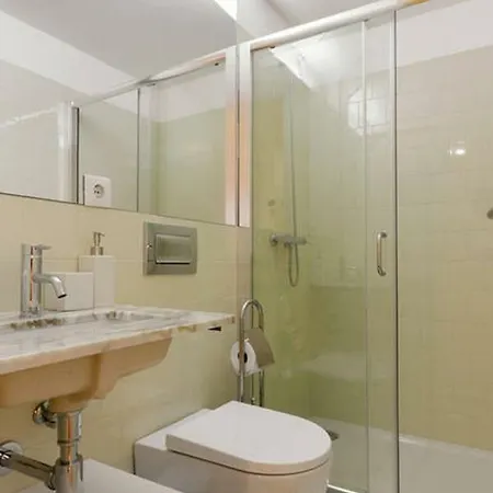 Prassa Studio In Downtown Apartment *